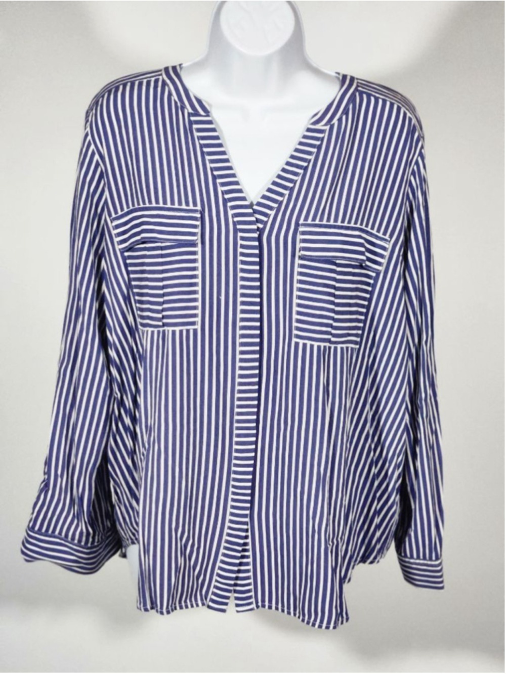 a.n.a. Women's Vertical Striped V-Neck Blouse Navy Blue & White Pockets PXL